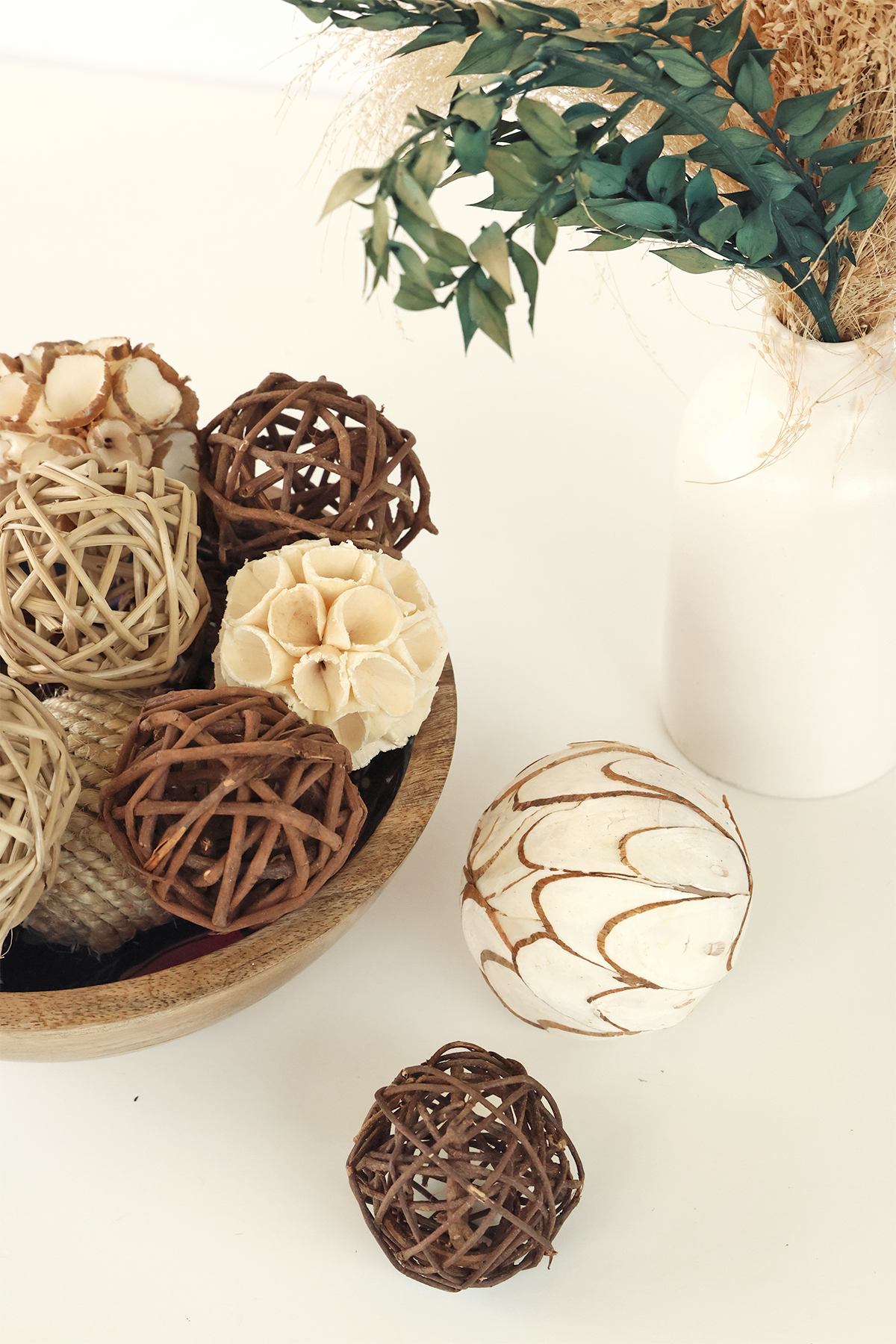 Brown and White Decorative Bowl fillers