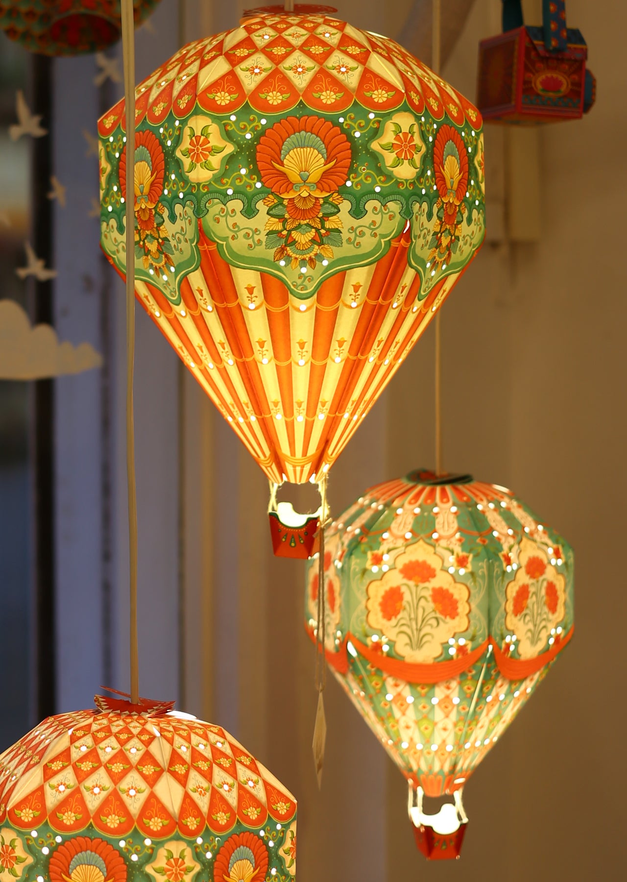 Big Red Hot Air Balloon DIY Paper Lamp Shade