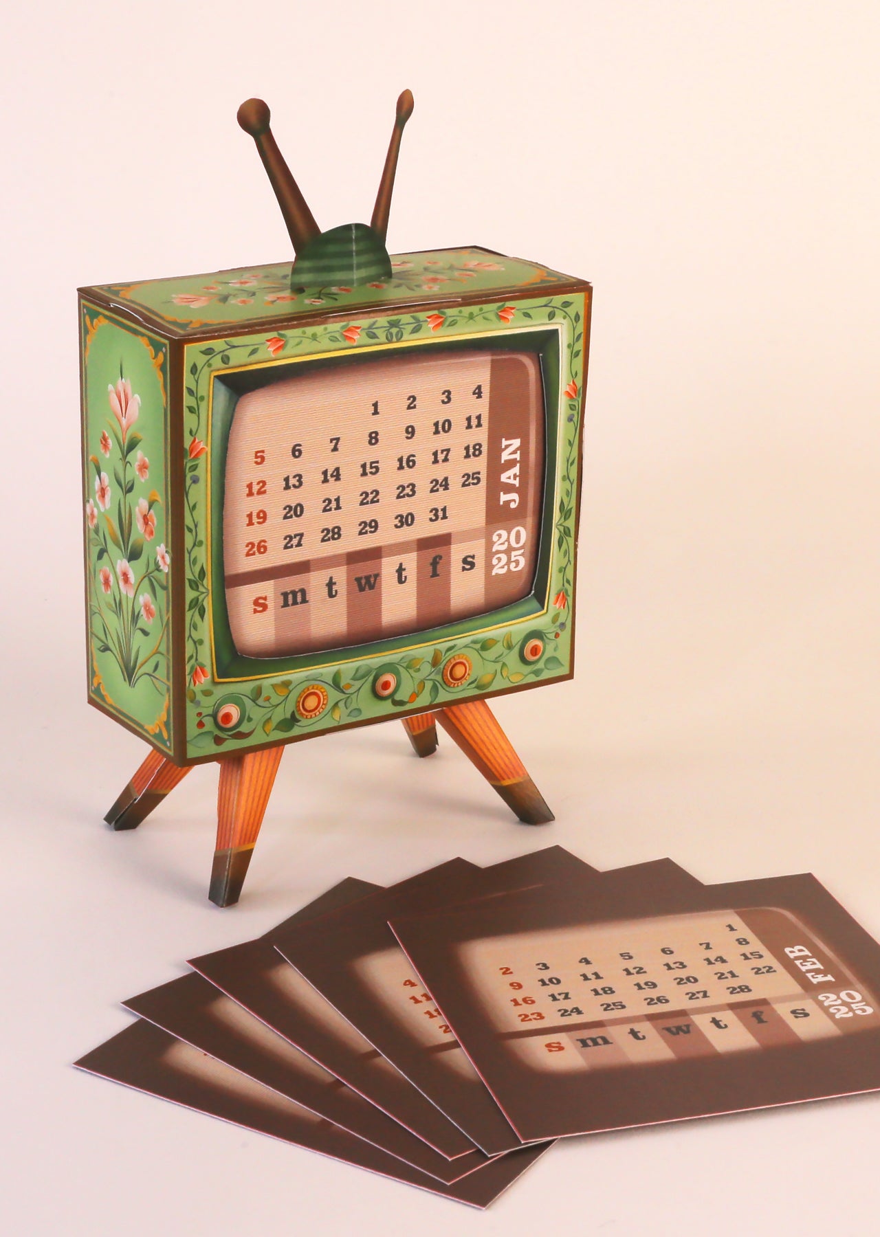 2025 DIY Mini TV Desk Calendar 2025-diy-mini-tv-desk-calendar