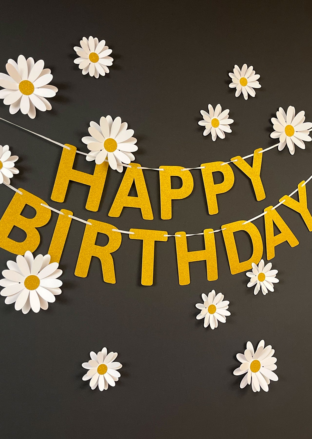 White Daisy and Happy Birthday Paper Party Decor