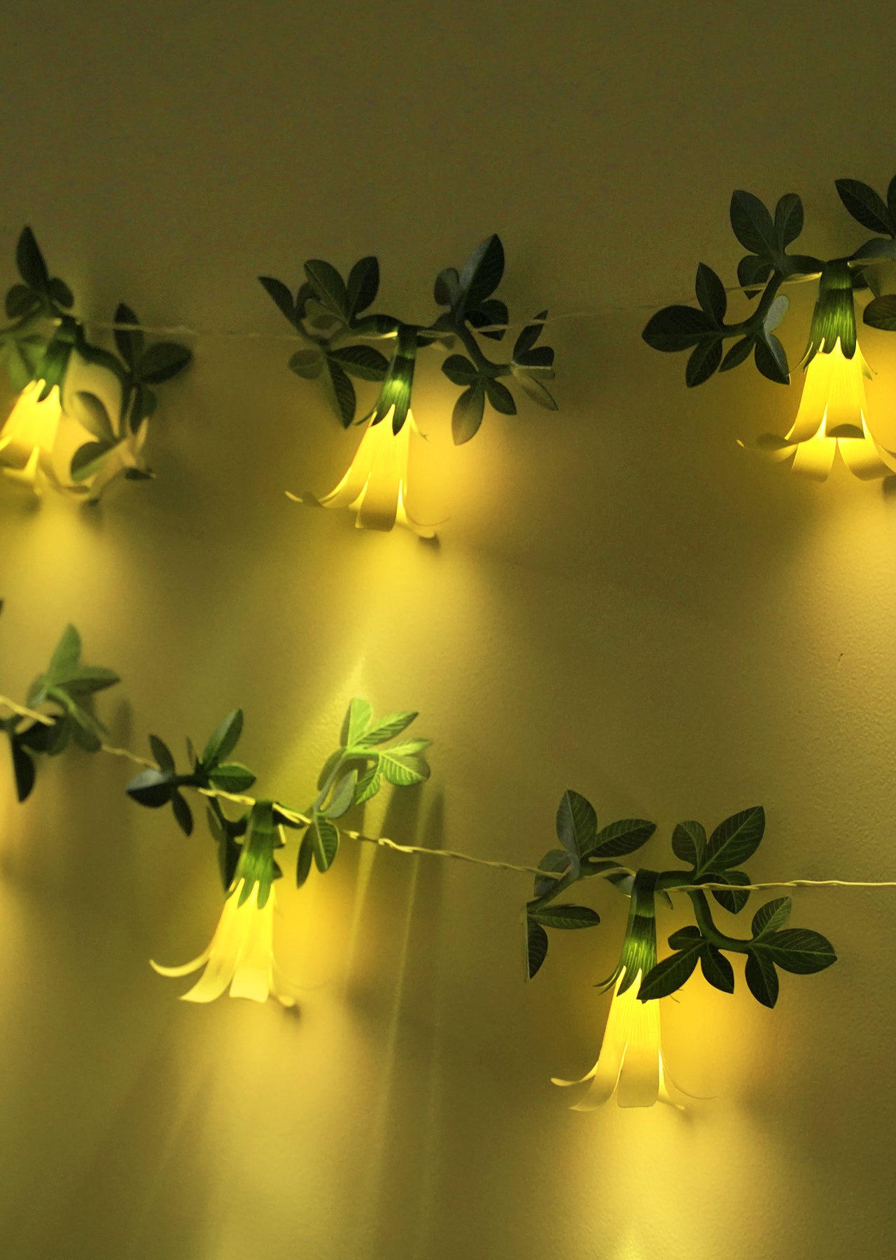 White Paper Flower Fairy Lights (10 flowers)