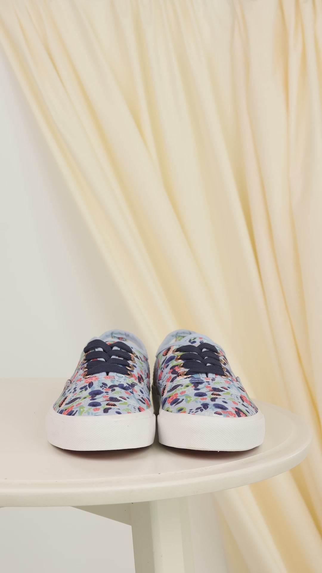 Blue Bloom | Laces Shoes