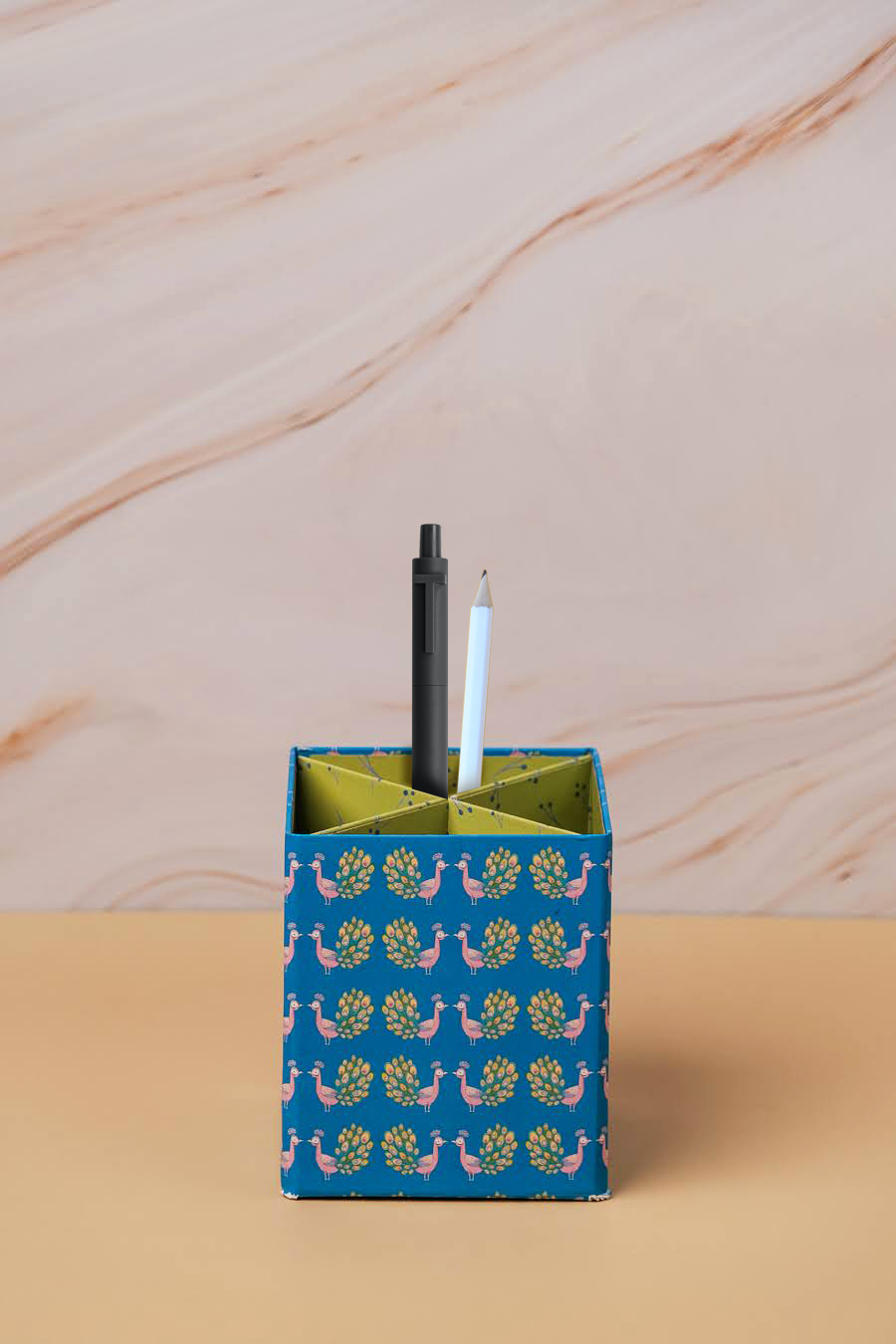 Majestic Peacock Collapsible Pen Stand